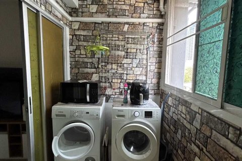 Condo à Huai Khwang, Bangkok, Thaïlande, 2 chambres  № 148435 - photo 10