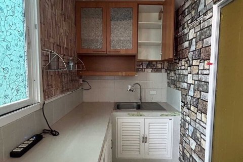 Condo à Huai Khwang, Bangkok, Thaïlande, 2 chambres  № 148435 - photo 4