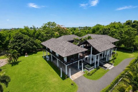 House in Chiang Mai, Thailand 5 bedrooms № 183020
