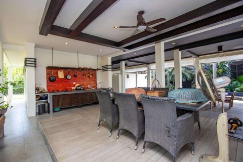 House in Chiang Mai, Thailand 5 bedrooms № 183020 - photo 2
