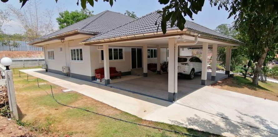 Villa in Phetchaburi, Thailand 4 bedrooms № 114975