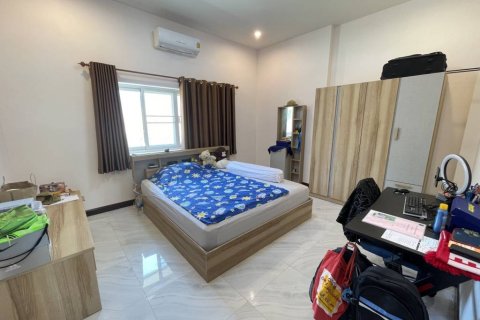 Villa in Phetchaburi, Thailand 4 bedrooms № 114975 - photo 10