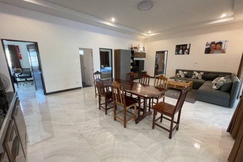 Villa in Phetchaburi, Thailand 4 bedrooms № 114975 - photo 3