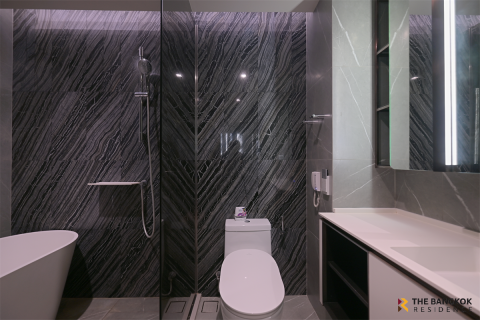 Condo in Bangkok, Thailand, 2 bedrooms  № 184519 - photo 2