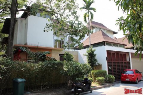 House on Jomtien Beach, Pattaya, Thailand 3 bedrooms № 193140