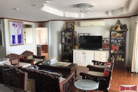 Apartment in Pattaya, Thailand 2 bedrooms № 193141