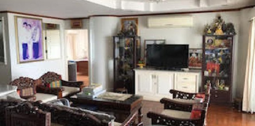 Apartment in Pattaya, Thailand 2 bedrooms № 193141