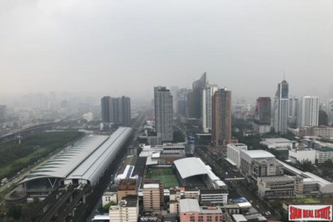Apartment in Bangkok, Thailand 3 bedrooms № 193145 - photo 4