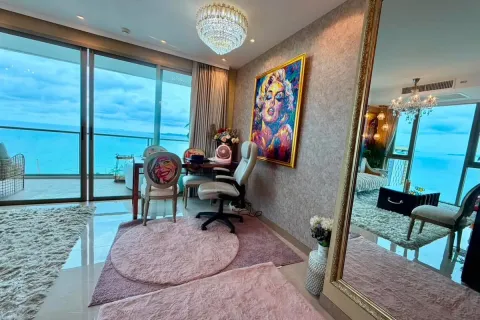 Condominio de 2 dormitorios en Jomtien Beach, Pattaya, Tailandia № 210644 - foto 12