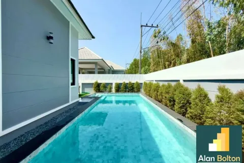 Casa de 3 dormitorios en Pattaya, Tailandia № 210647 - foto 3