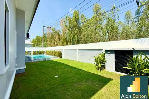 Casa de 3 dormitorios en Pattaya, Tailandia № 210647 - foto 4
