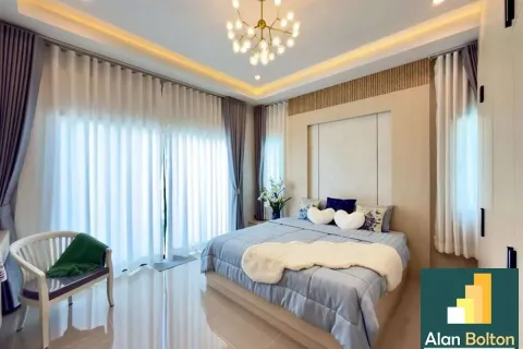 Casa de 3 dormitorios en Pattaya, Tailandia № 210647 - foto 13