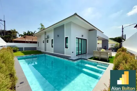 House in Pattaya, Thailand 3 bedrooms № 210647