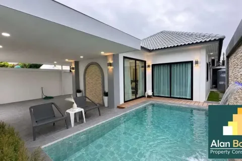 House in Pattaya, Thailand 3 bedrooms № 210648
