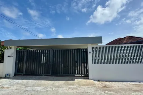 Casa de 3 dormitorios en Pattaya, Tailandia № 210648 - foto 4