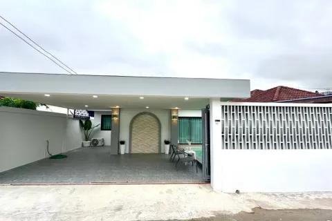 Casa de 3 dormitorios en Pattaya, Tailandia № 210648 - foto 3