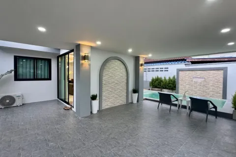 Casa de 3 dormitorios en Pattaya, Tailandia № 210648 - foto 17