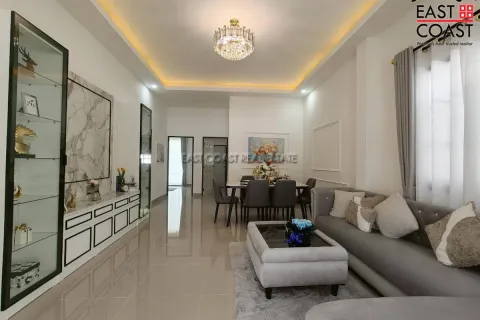 Casa de 3 dormitorios en Pattaya, Tailandia № 212451 - foto 5