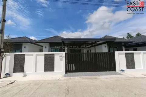 House in Pattaya, Thailand 3 bedrooms № 212455