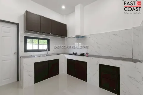 Casa de 3 dormitorios en Pattaya, Tailandia № 212455 - foto 16