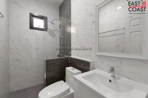 Casa de 3 dormitorios en Pattaya, Tailandia № 212455 - foto 15