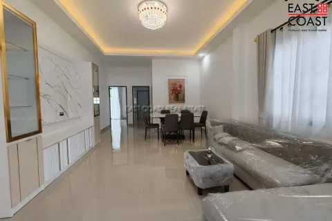 Casa de 3 dormitorios en Pattaya, Tailandia № 212455 - foto 7