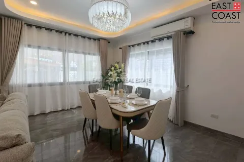 Casa de 2 dormitorios en Pattaya, Tailandia № 212452 - foto 11