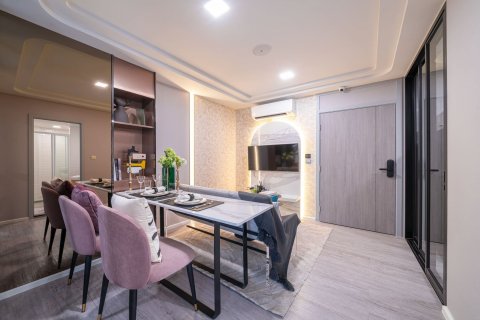 Condo in Chatuchak, Bangkok, Thailand, 2 bedrooms № 140036 - photo 1