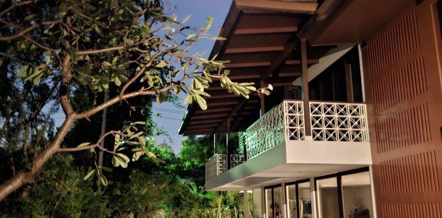 House in Watthana, Bangkok, Thailand 3 bedrooms № 164231