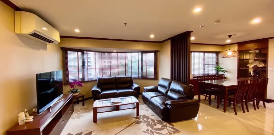 Condo in Watthana, Bangkok, Thailand, 3 bedrooms № 159409