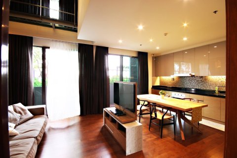 Condo à Khlong Toei, Bangkok, Thaïlande, 3 chambres  № 159410