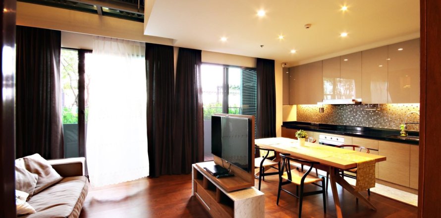 Condo in Khlong Toei, Bangkok, Thailand, 3 bedrooms  № 159410