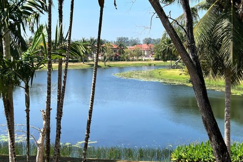 Townhouse in Phuket, Thailand 4 bedrooms № 159408 - photo 2