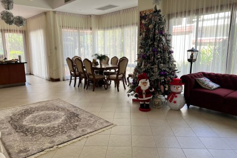 Townhouse in Phuket, Thailand 4 bedrooms № 159408 - photo 5