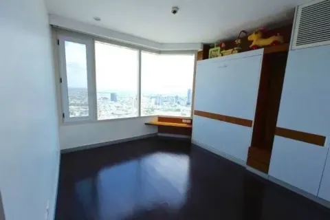 Кондоминиум с 2 спальнями в Кхлонг Сане, Бангкок, Таиланд № 159407 - фото 4