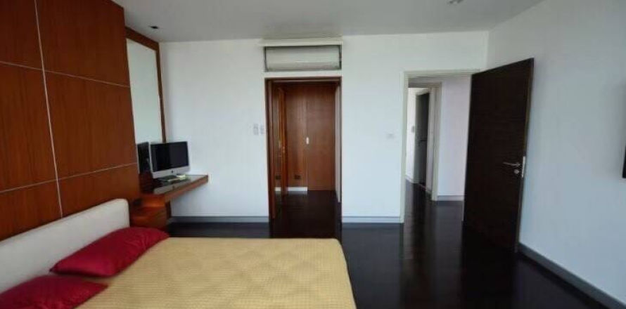 Кондоминиум с 2 спальнями в Кхлонг Сане, Бангкок, Таиланд № 159407