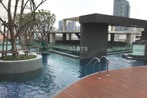 Condo in Watthana, Bangkok, Thailand, 2 bedrooms  № 140839 - photo 10