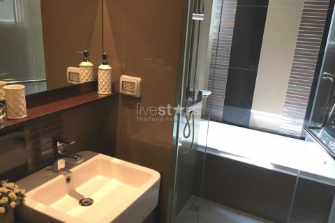 Condo in Watthana, Bangkok, Thailand, 2 bedrooms  № 140839 - photo 7
