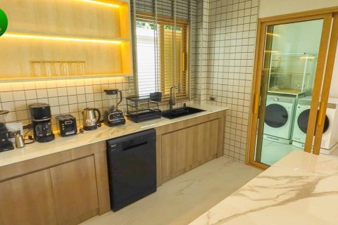 Villa in Krabi, Thailand 3 bedrooms № 154593 - photo 3