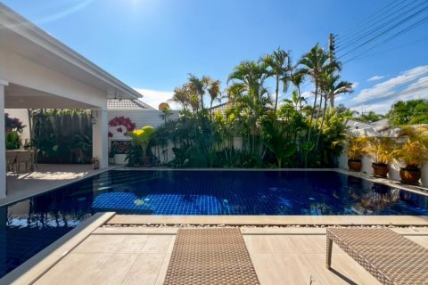 Вилла в Хуа Хине, Таиланд с 3 спальнями  № 154594 - фото 6