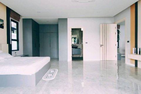 Villa in Pattaya, Thailand 3 bedrooms № 154590 - photo 8