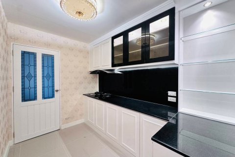 Таунхаус в Паттайе, Таиланд с 3 спальнями  № 136377 - фото 9