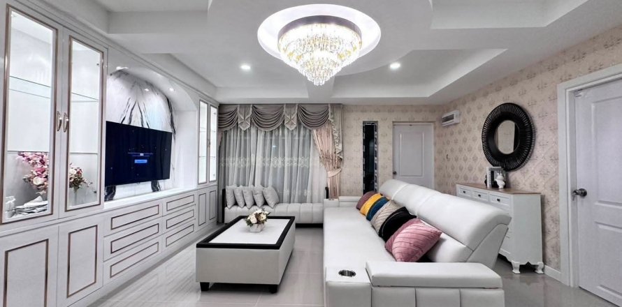 Таунхаус в Паттайе, Таиланд с 3 спальнями  № 136377