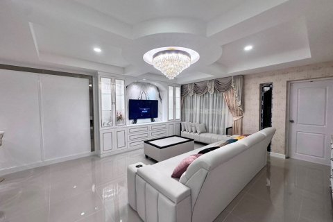 Таунхаус в Паттайе, Таиланд с 3 спальнями  № 136377 - фото 5