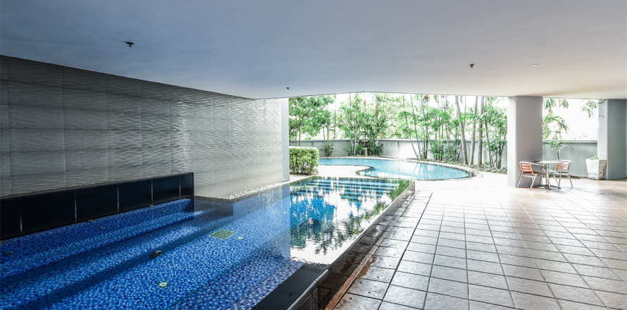Condo in Bangkok, Thailand, 2 bedrooms  № 185875