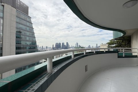 Condo in Watthana, Bangkok, Thailand, 3 bedrooms  № 201297 - photo 5