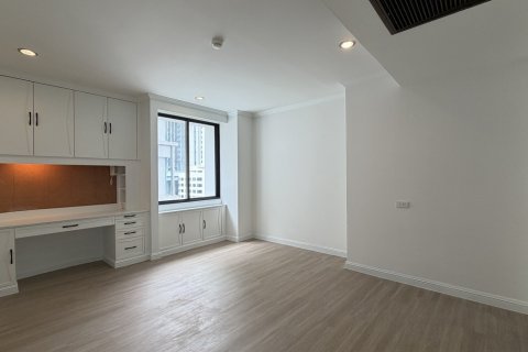 Condo in Watthana, Bangkok, Thailand, 3 bedrooms  № 201297 - photo 13