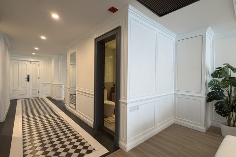 Condo in Watthana, Bangkok, Thailand, 3 bedrooms  № 201297 - photo 15