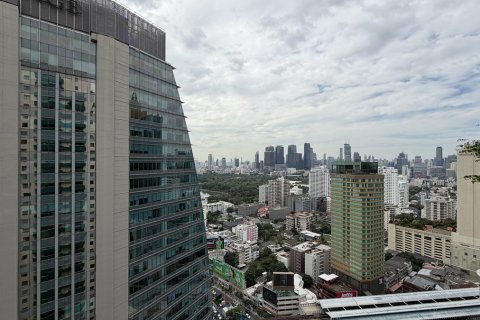 Condo in Watthana, Bangkok, Thailand, 3 bedrooms  № 201297 - photo 6