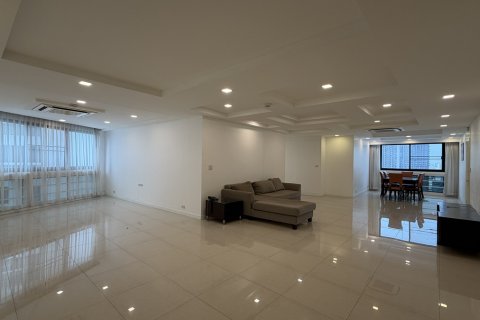 Condo in Khlong Toei, Bangkok, Thailand, 3 bedrooms  № 201296 - photo 5